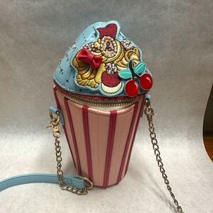 Bella Artistry, fun milk shake bag